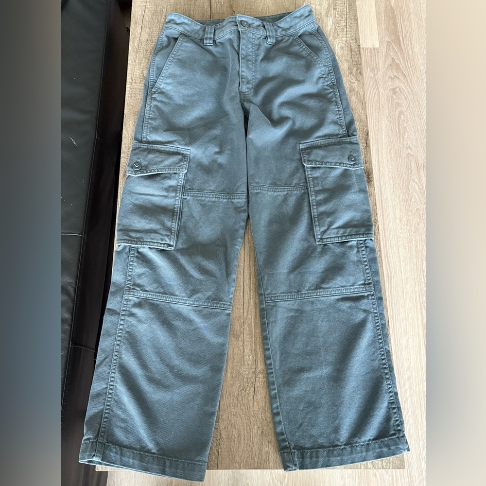 Aritzia Gray Cargo Pants Relaxed Fit